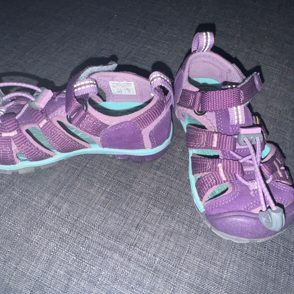 Keen Girls Size 8 Sandals